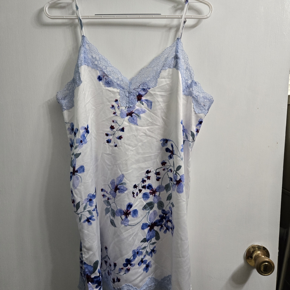 In Bloom Lace Trimmed Chemise Floral Print
